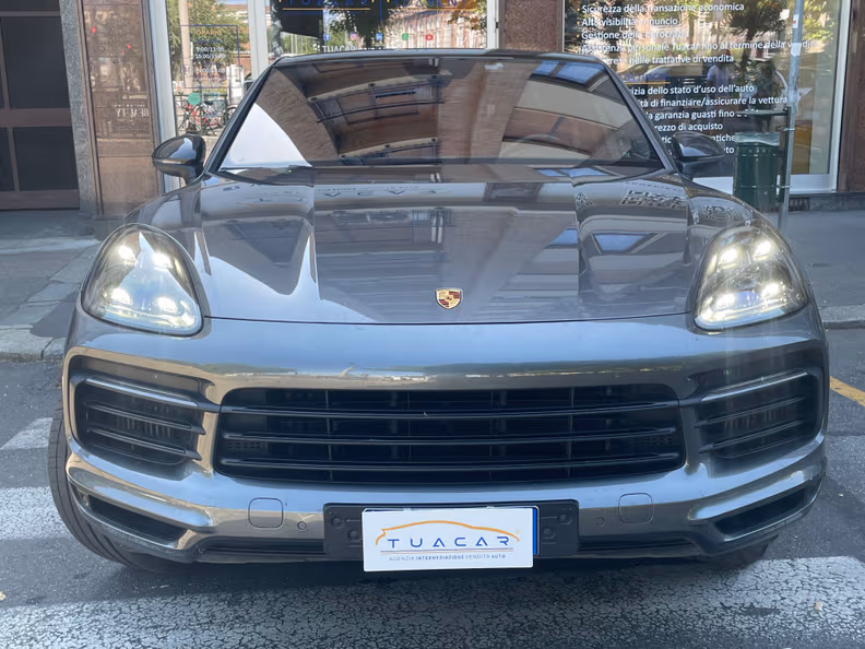 Porsche Cayenne - 2