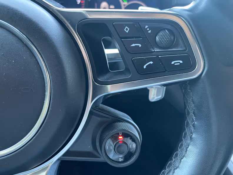Porsche Cayenne - 21