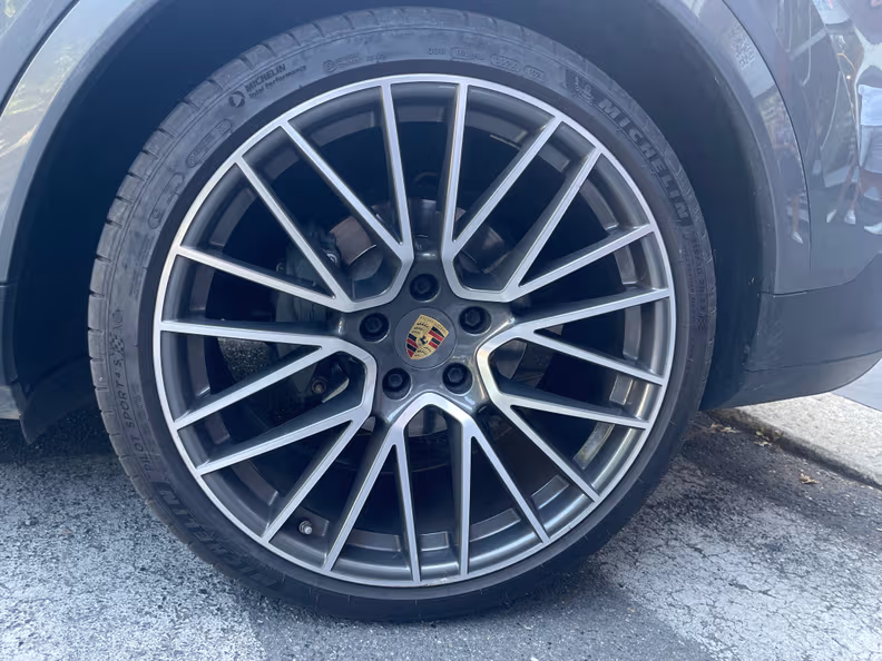 Porsche Cayenne - 16