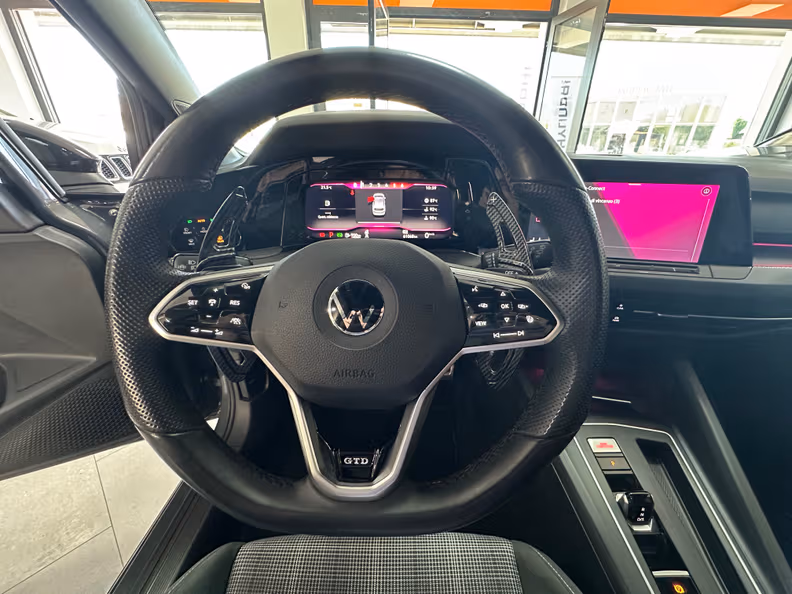 VW Golf - 11