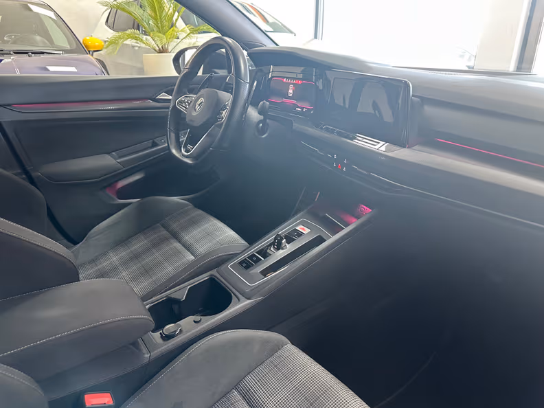 VW Golf - 9