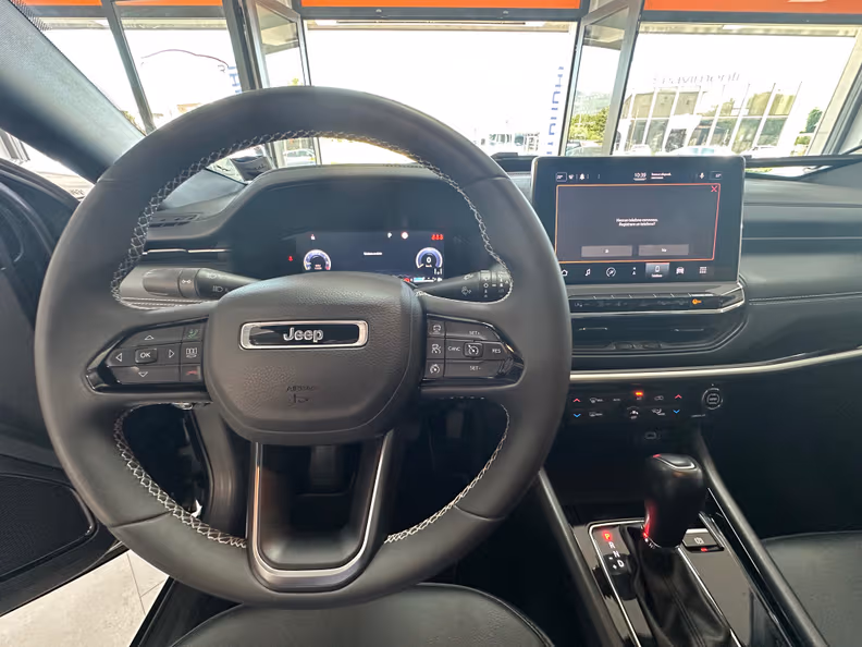 Jeep Compass - 10