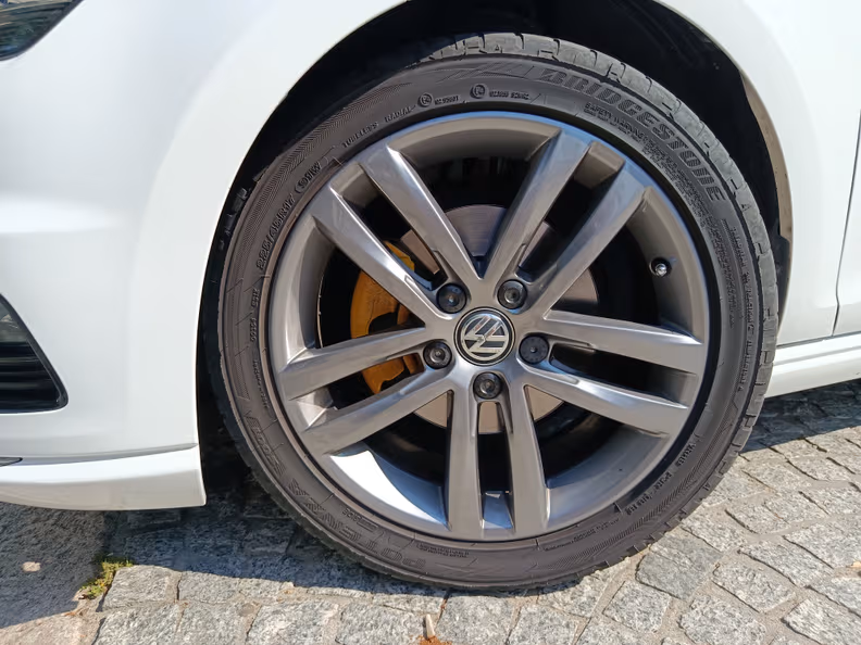 VW Golf - 8
