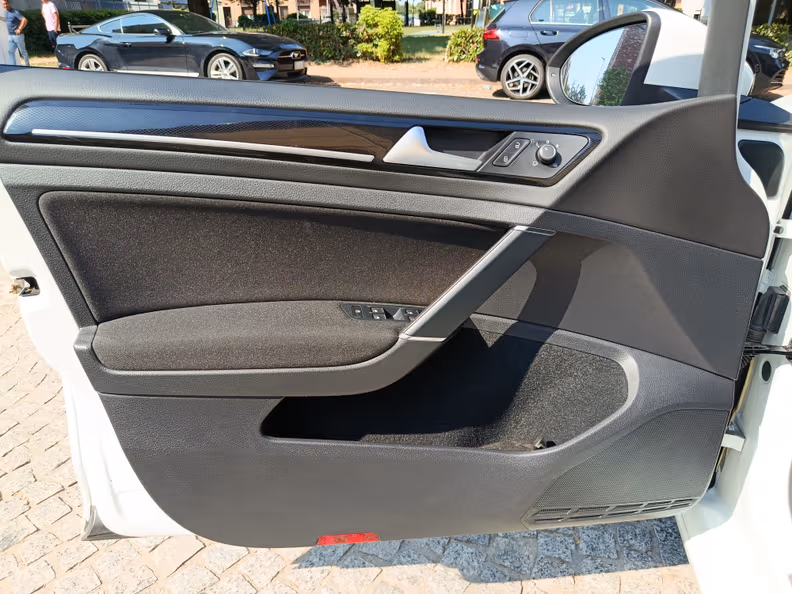 VW Golf - 16
