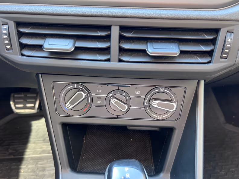 Volkswagen Polo - 15