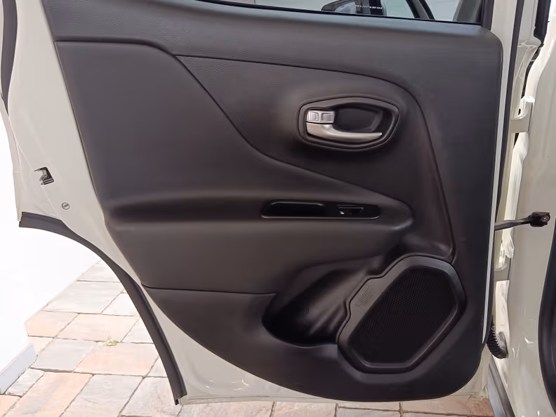 Jeep Renegade - 24