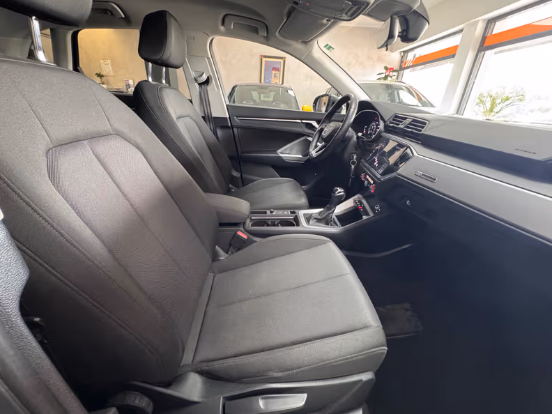 Audi Q3 - 17