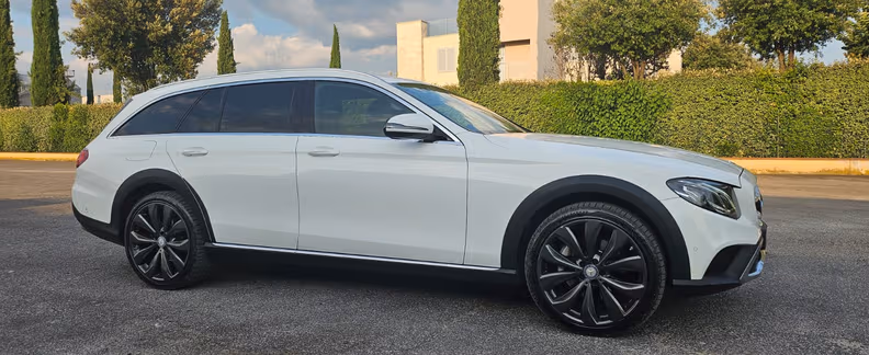 Mercedes-Benz E-Class - 28