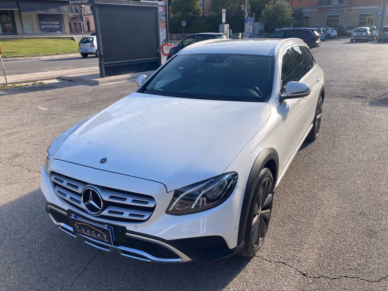 Mercedes-Benz E-Class - 6