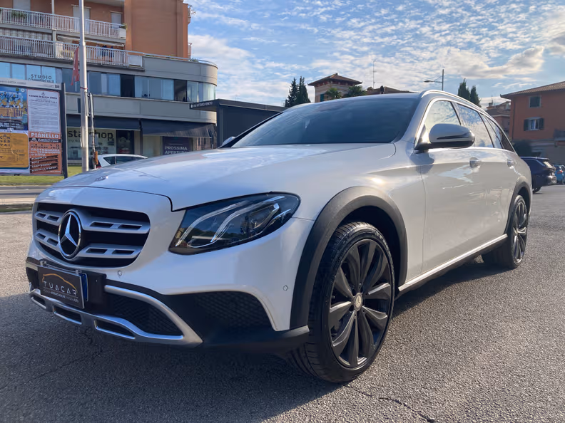 Mercedes-Benz E-Class - 2