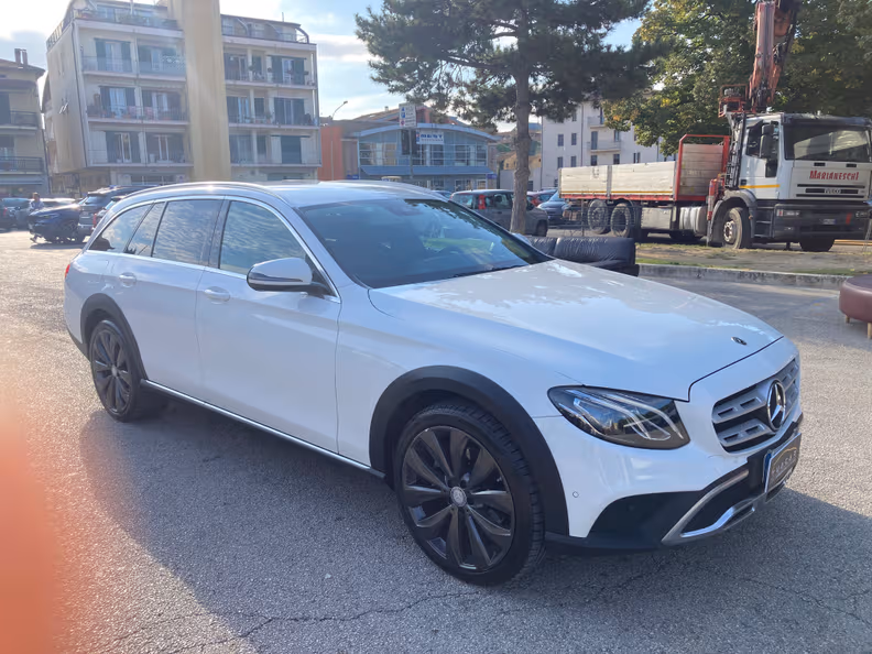 Mercedes-Benz E-Class - 35