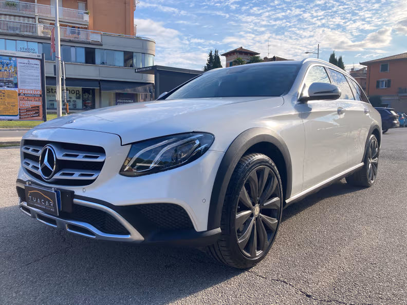 Mercedes-Benz E-Class - 3