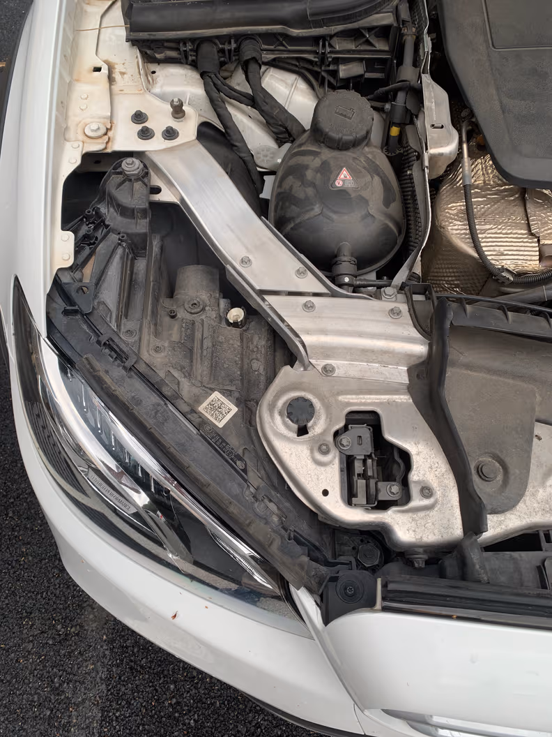Mercedes-Benz E-Class - 35