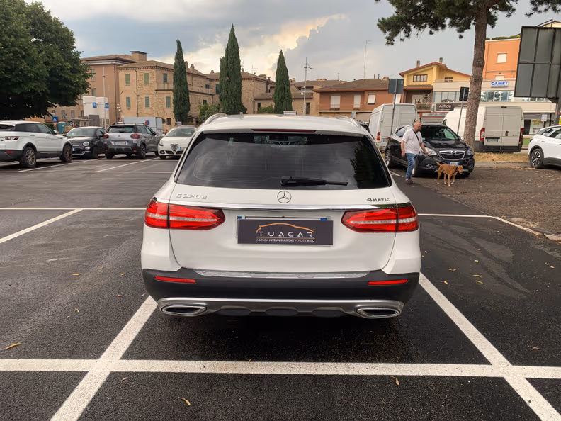 Mercedes-Benz E-Class - 6