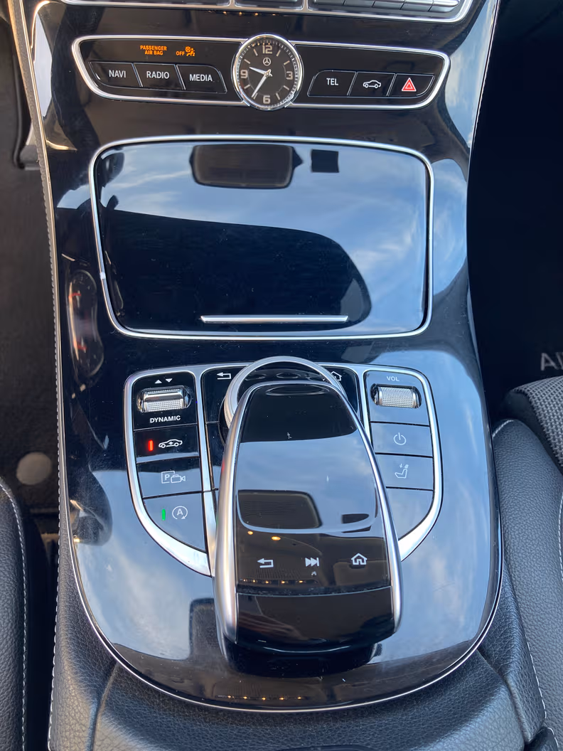 Mercedes-Benz E-Class - 54