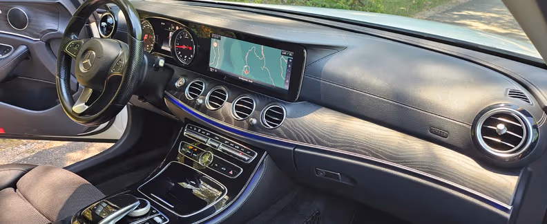 Mercedes-Benz E-Class - 16