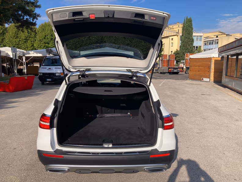 Mercedes-Benz E-Class - 76