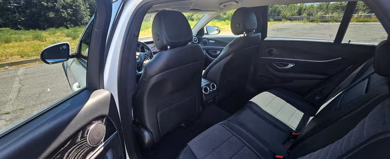 Mercedes-Benz E-Class - 20