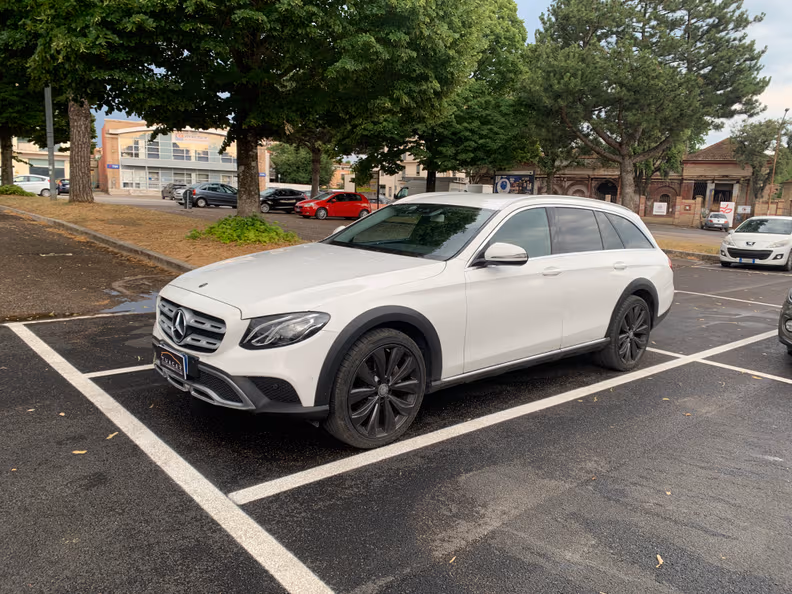 Mercedes-Benz E-Class - 3