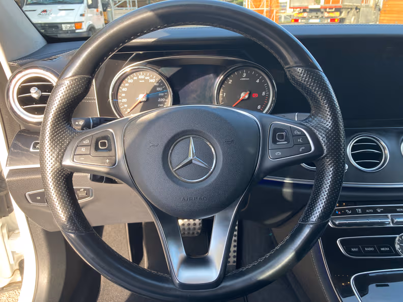 Mercedes-Benz E-Class - 46