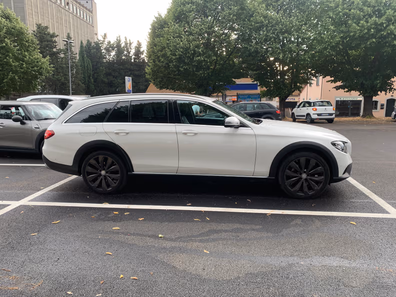 Mercedes-Benz E-Class - 9