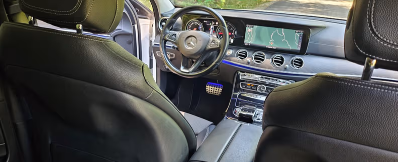 Mercedes-Benz E-Class - 15