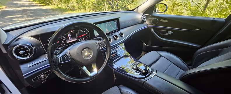 Mercedes-Benz E-Class - 21