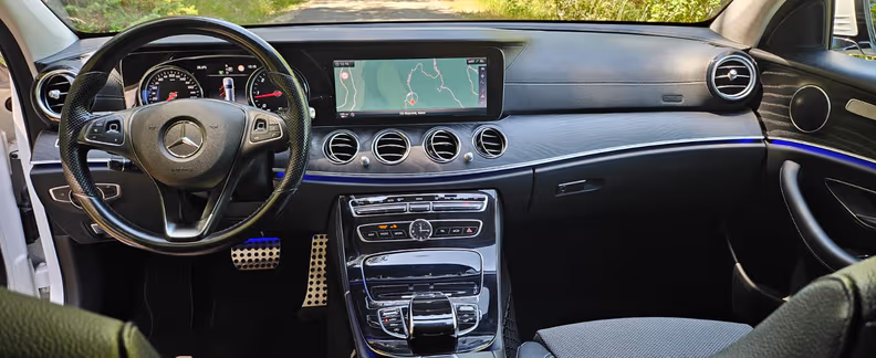 Mercedes-Benz E-Class - 17