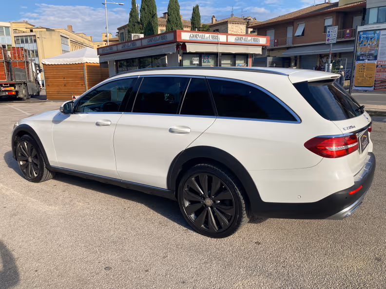 Mercedes-Benz E-Class - 14