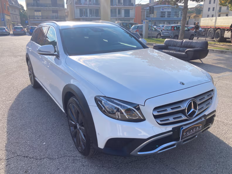 Mercedes-Benz E-Class - 38