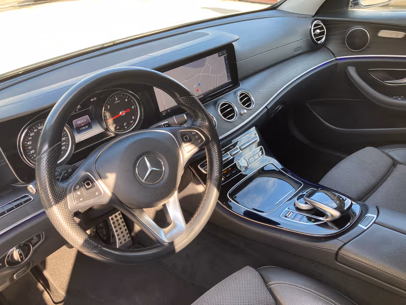 Mercedes-Benz E-Class - 58