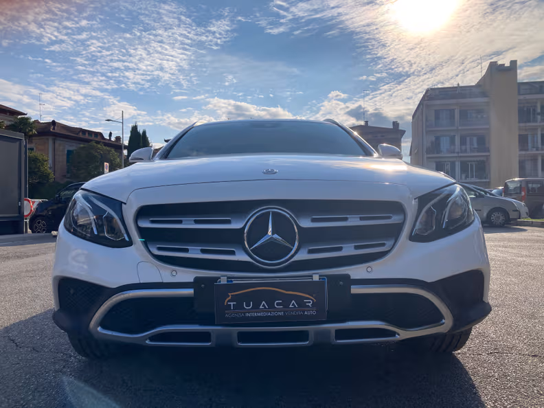 Mercedes-Benz E-Class - 42