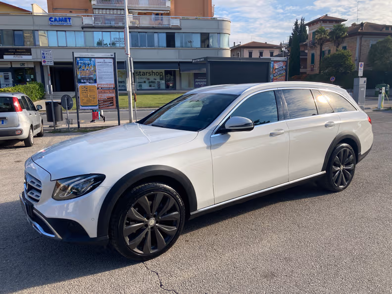 Mercedes-Benz E-Class - 8