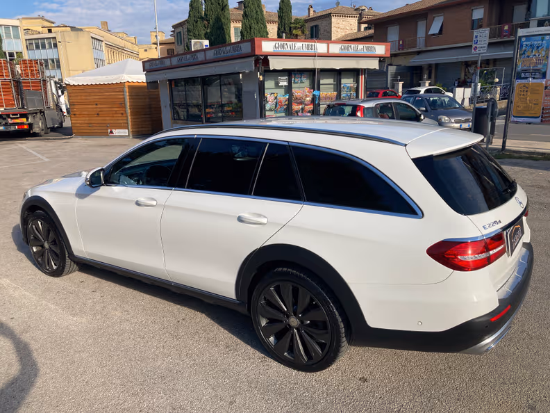 Mercedes-Benz E-Class - 15