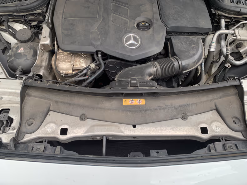 Mercedes-Benz E-Class - 37