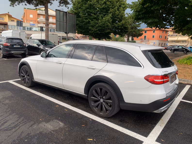 Mercedes-Benz E-Class - 13