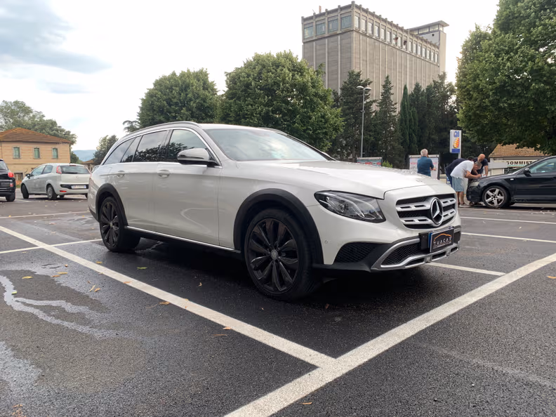 Mercedes-Benz E-Class - 5