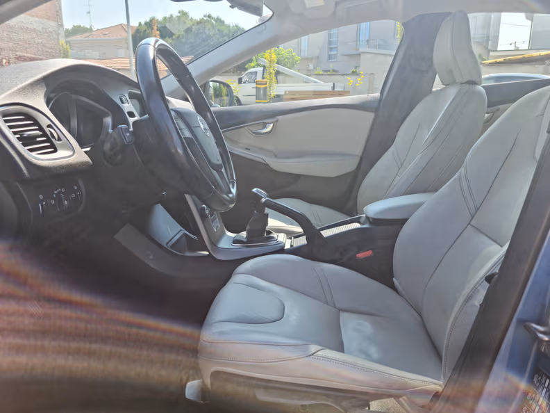 Volvo V40 - 33