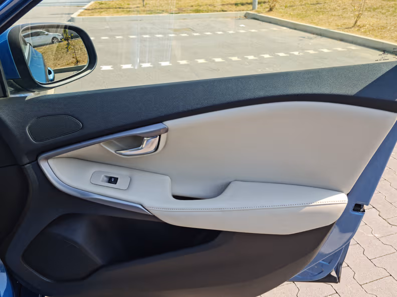 Volvo V40 - 22