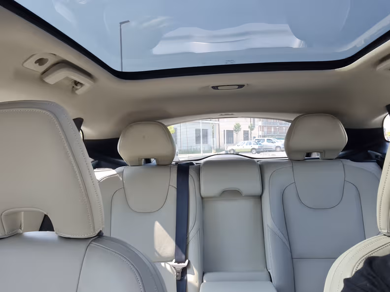 Volvo V40 - 42