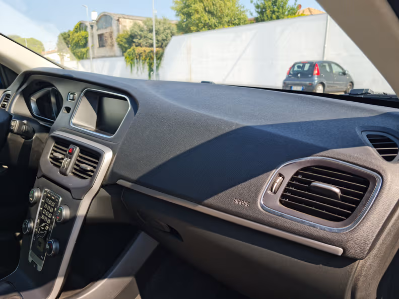 Volvo V40 - 24