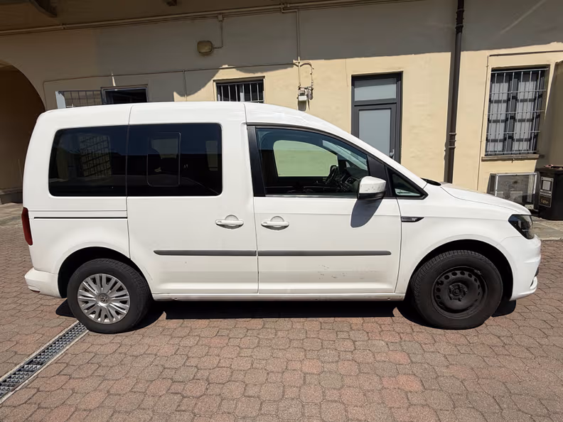 VW Caddy - 7