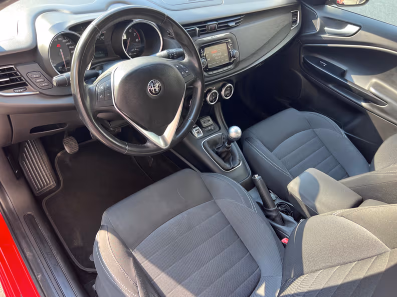 Alfa Romeo Giulietta - 8