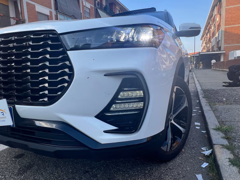 DR Automobiles DR6 - 8