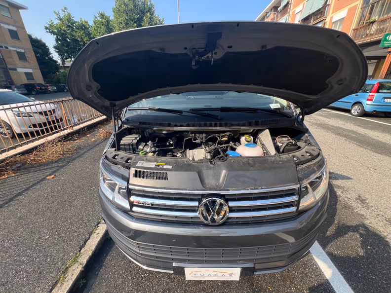 VW Caravelle - 11
