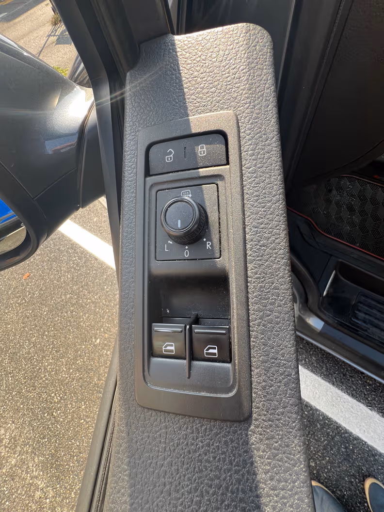 VW Caravelle - 24
