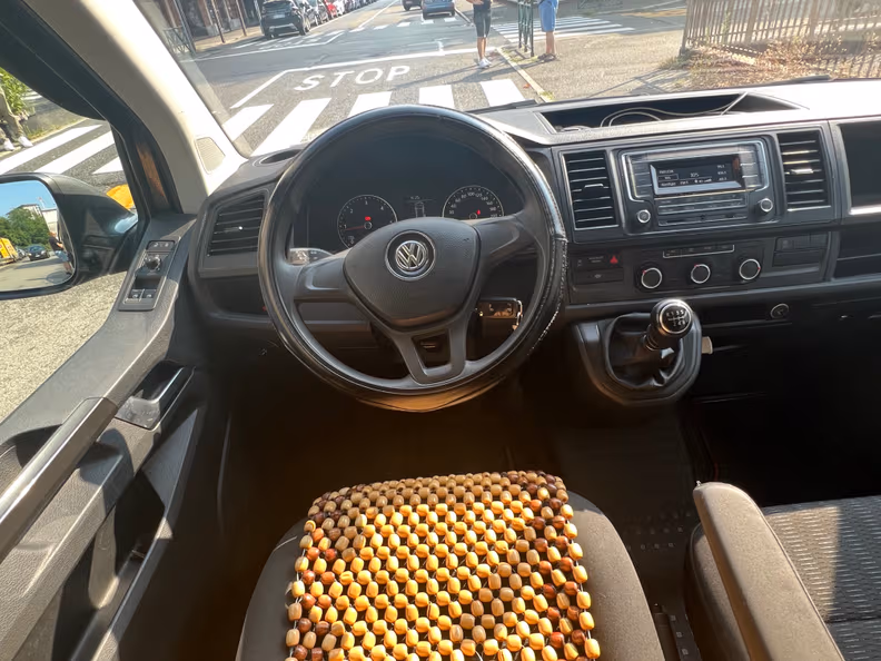 VW Caravelle - 25