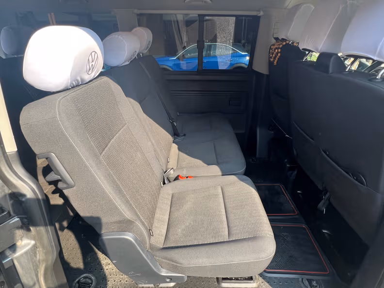 VW Caravelle - 19