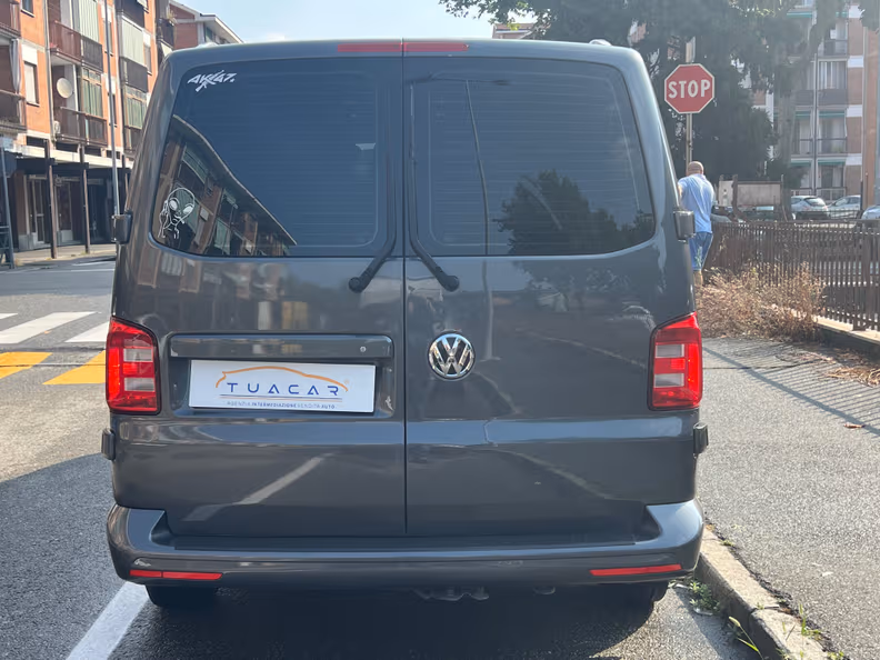 VW Caravelle - 6