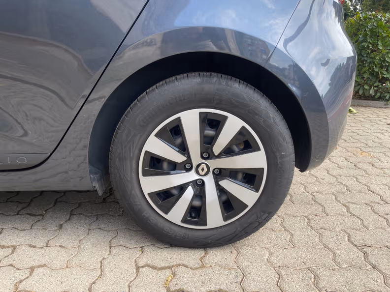 Renault Clio - 9